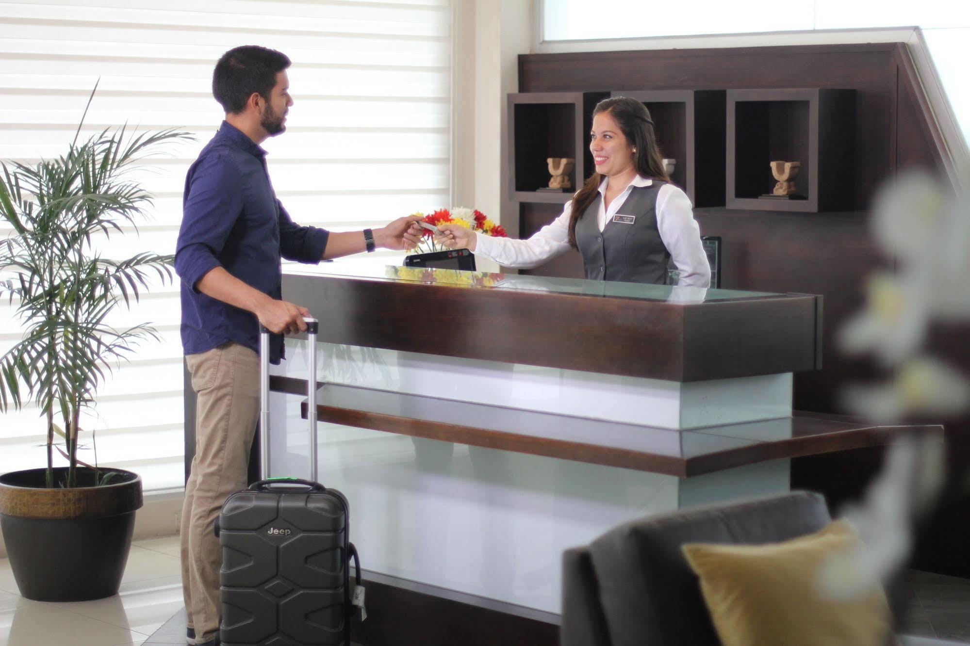 Hotel Perla Spondylus Манта Экстерьер фото